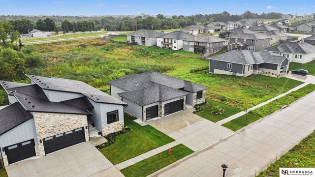 8010 Patrick Avenue, Lincoln, NE 68516