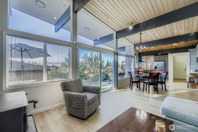 17926 73rd Avenue W, Edmonds, WA 98026