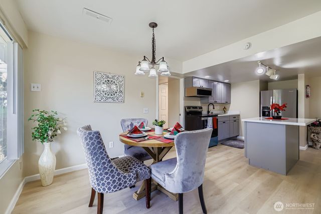 17926 73rd Avenue W, Edmonds, WA 98026