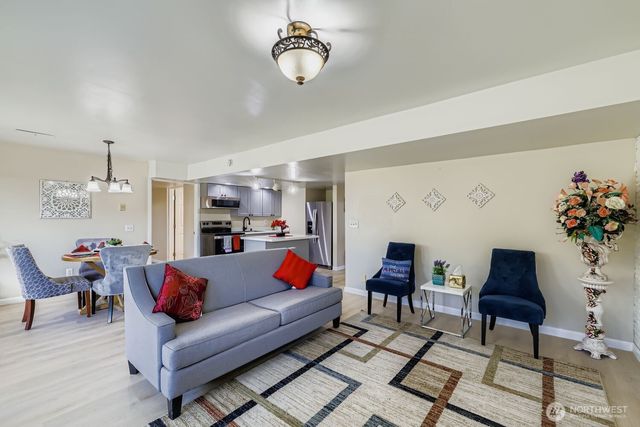 17926 73rd Avenue W, Edmonds, WA 98026