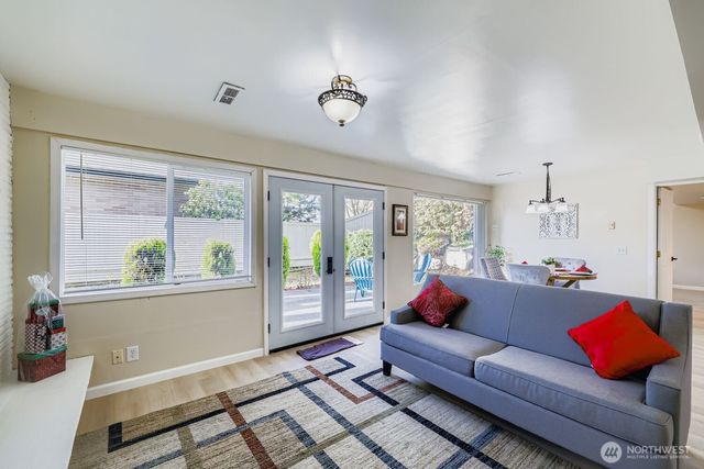 17926 73rd Avenue W, Edmonds, WA 98026