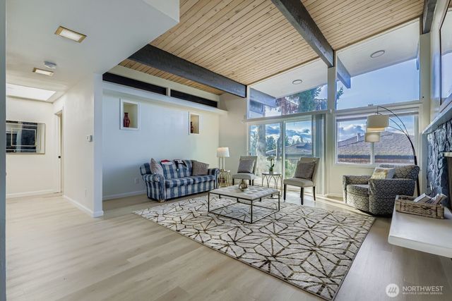 17926 73rd Avenue W, Edmonds, WA 98026