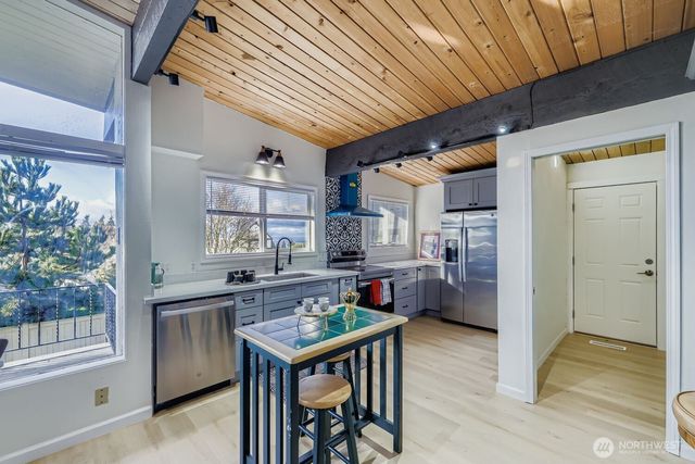 17926 73rd Avenue W, Edmonds, WA 98026