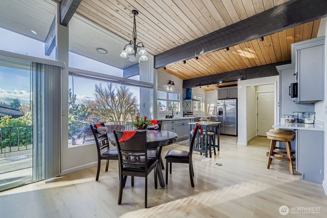 17926 73rd Avenue W, Edmonds, WA 98026