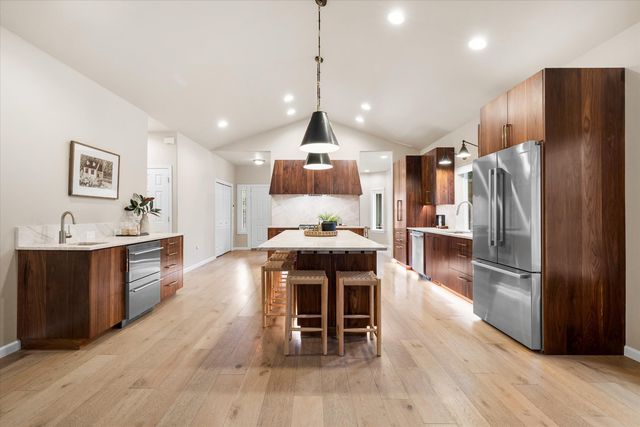 19563 Meadowbrook Drive, Bend, OR 97702