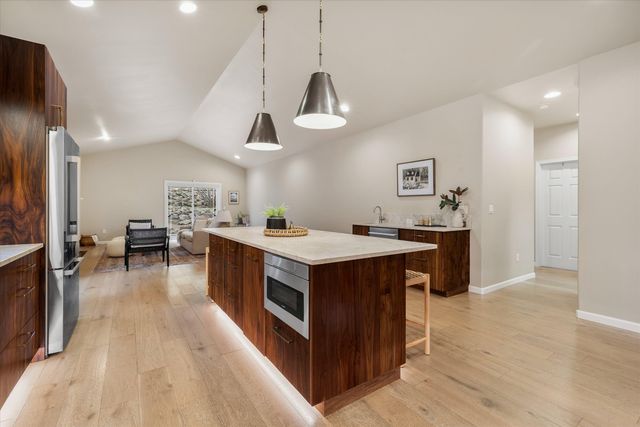 19563 Meadowbrook Drive, Bend, OR 97702