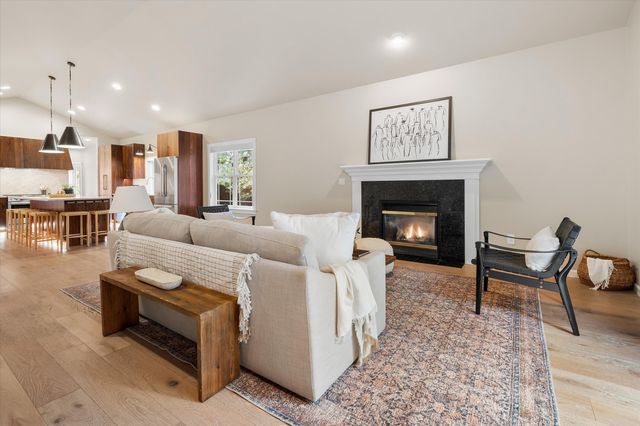 19563 Meadowbrook Drive, Bend, OR 97702