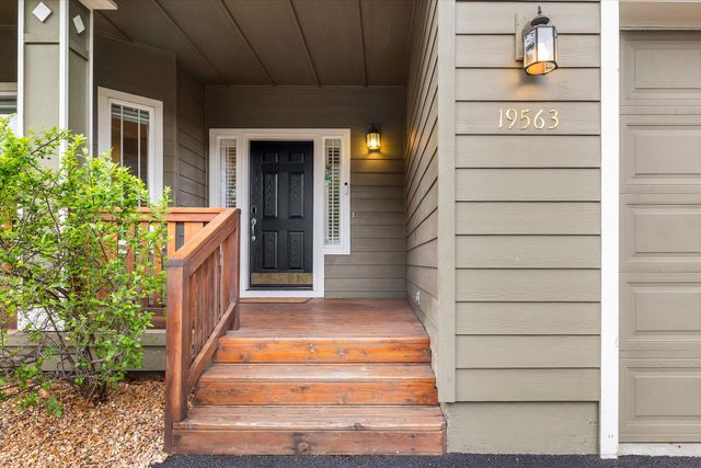 19563 Meadowbrook Drive, Bend, OR 97702