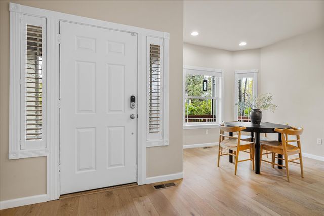 19563 Meadowbrook Drive, Bend, OR 97702