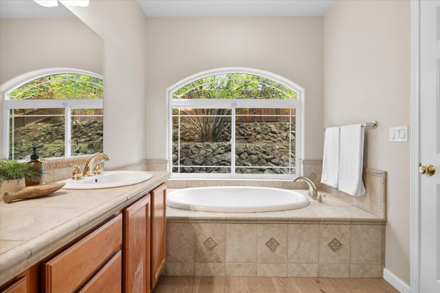 19563 Meadowbrook Drive, Bend, OR 97702