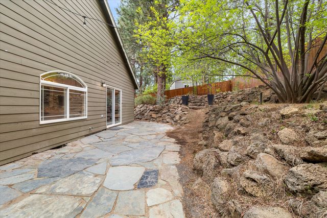 19563 Meadowbrook Drive, Bend, OR 97702