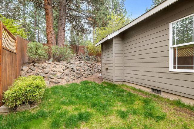 19563 Meadowbrook Drive, Bend, OR 97702