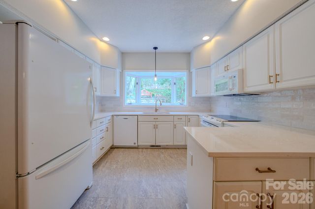 54 Wintergreen Drive, Brevard, NC 28712