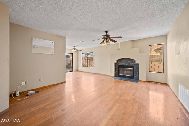 44200 Galion Avenue, Lancaster, CA 93536