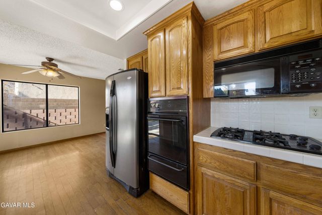 44200 Galion Avenue, Lancaster, CA 93536