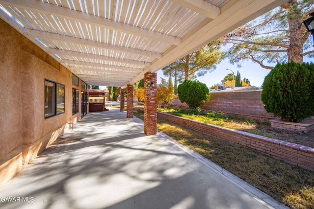 44200 Galion Avenue, Lancaster, CA 93536