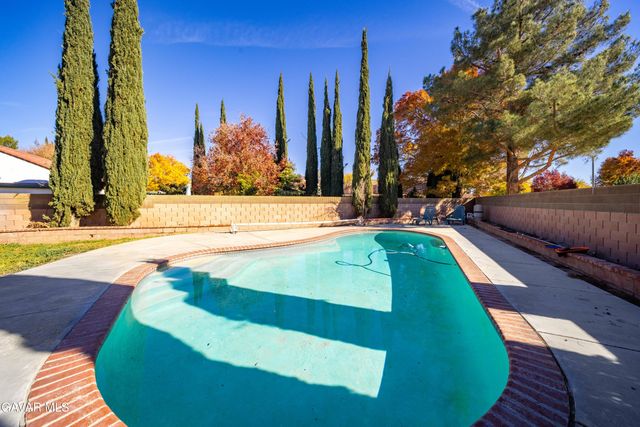 44200 Galion Avenue, Lancaster, CA 93536