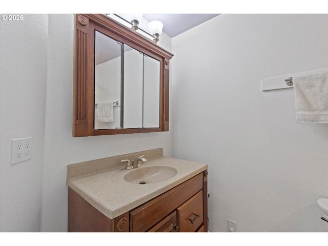 14110 THURMAN St, Oregon City, OR 97045