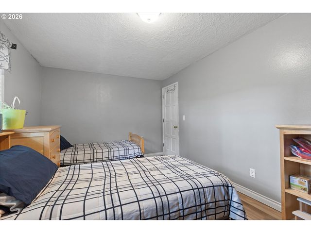 14110 THURMAN St, Oregon City, OR 97045