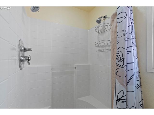 14110 THURMAN St, Oregon City, OR 97045