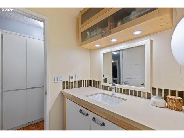 14110 THURMAN St, Oregon City, OR 97045