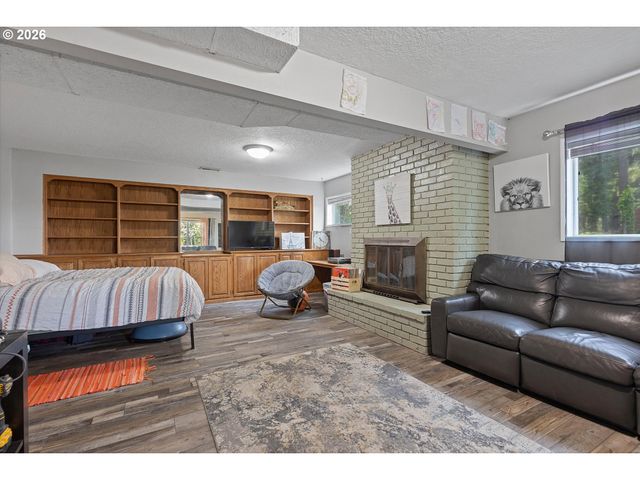 14110 THURMAN St, Oregon City, OR 97045
