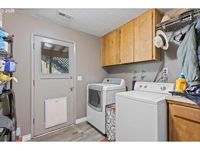14110 THURMAN St, Oregon City, OR 97045