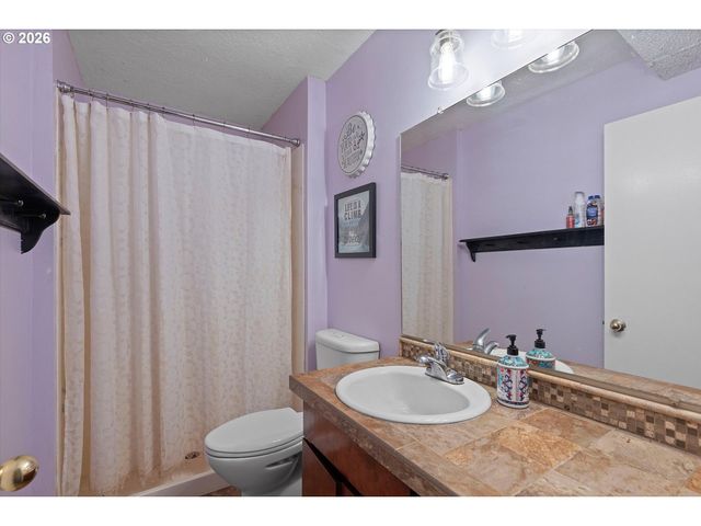 14110 THURMAN St, Oregon City, OR 97045