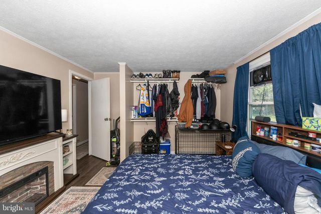1603 DOGWOOD DR, Frederick, MD 21701