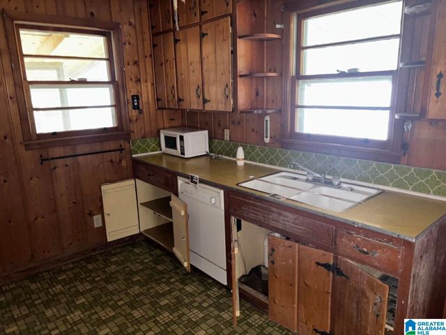 718 BAIN AVENUE, Weaver, AL 36277