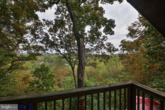 127 BAVINGTON RD, Perkiomenville, PA 18074