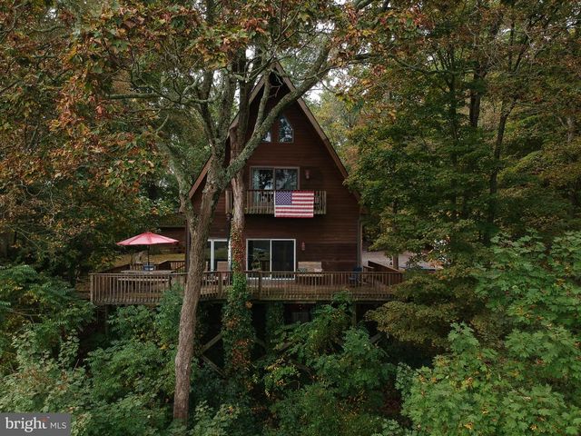 127 BAVINGTON RD, Perkiomenville, PA 18074