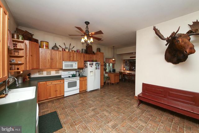 127 BAVINGTON RD, Perkiomenville, PA 18074
