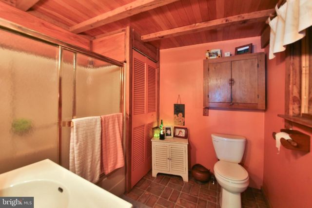 127 BAVINGTON RD, Perkiomenville, PA 18074