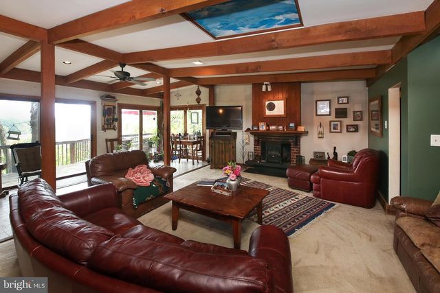 127 BAVINGTON RD, Perkiomenville, PA 18074