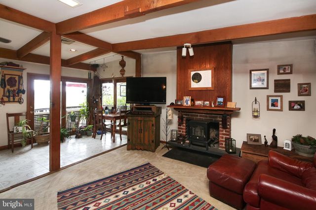 127 BAVINGTON RD, Perkiomenville, PA 18074