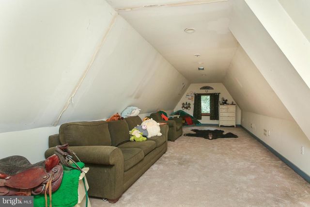 127 BAVINGTON RD, Perkiomenville, PA 18074