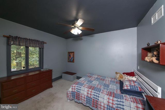 127 BAVINGTON RD, Perkiomenville, PA 18074