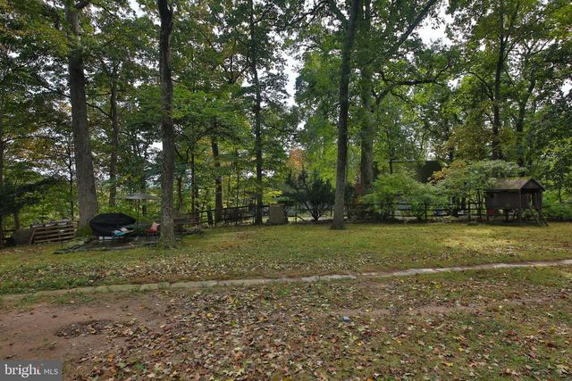 127 BAVINGTON RD, Perkiomenville, PA 18074