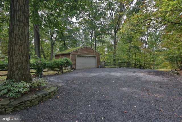 127 BAVINGTON RD, Perkiomenville, PA 18074
