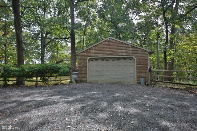 127 BAVINGTON RD, Perkiomenville, PA 18074