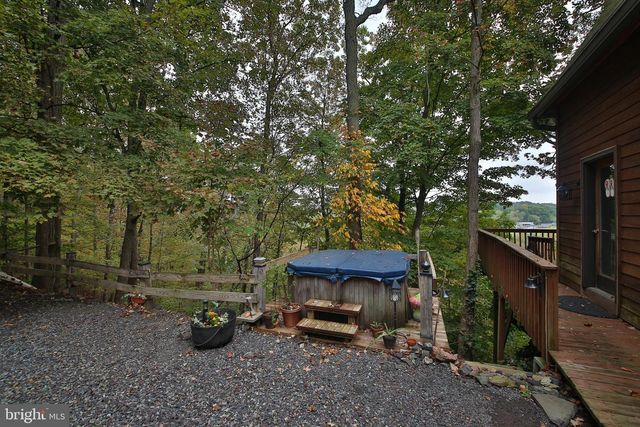 127 BAVINGTON RD, Perkiomenville, PA 18074