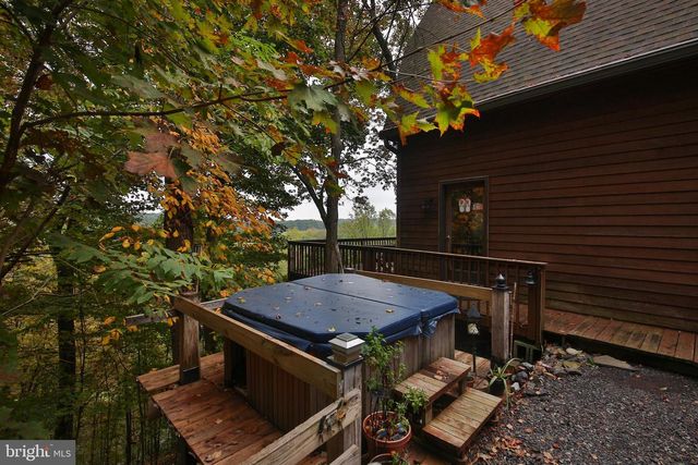 127 BAVINGTON RD, Perkiomenville, PA 18074