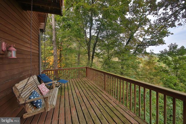 127 BAVINGTON RD, Perkiomenville, PA 18074