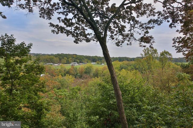 127 BAVINGTON RD, Perkiomenville, PA 18074
