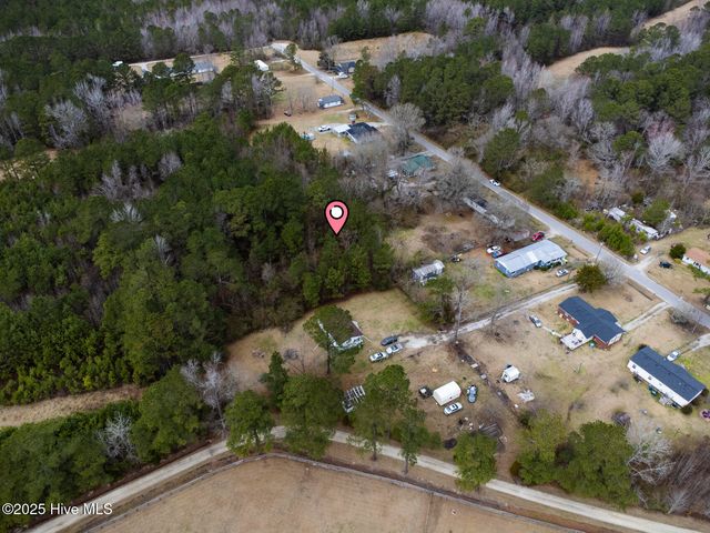 145 Mcgowan Road, Richlands, NC 28574