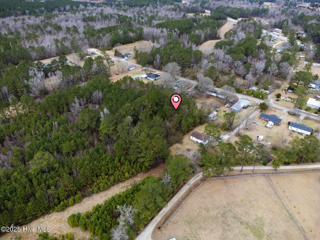 145 Mcgowan Road, Richlands, NC 28574
