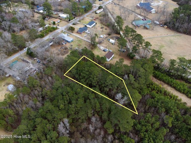 145 Mcgowan Road, Richlands, NC 28574