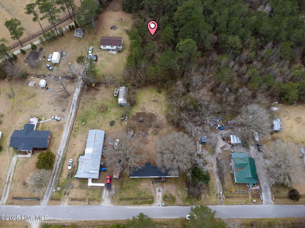 145 Mcgowan Road, Richlands, NC 28574