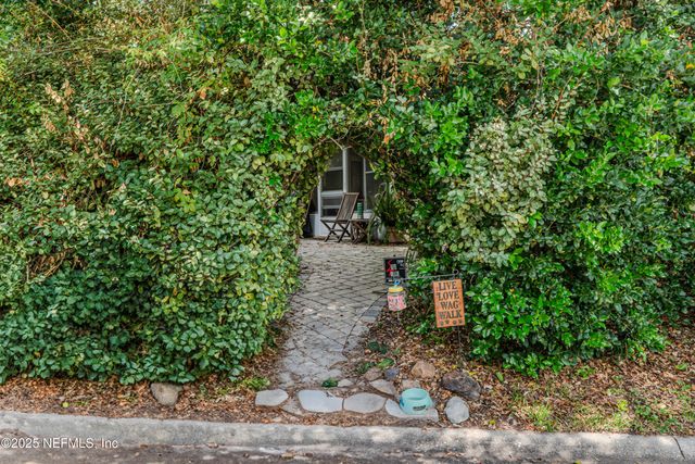 335 SUNRISE Circle, Neptune Beach, FL 32266